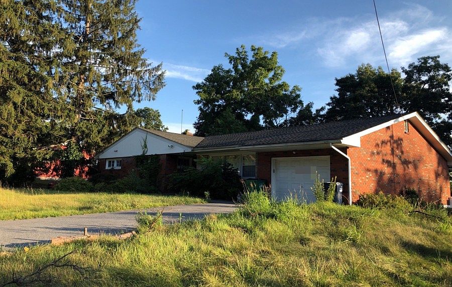 2nd image of 23 Meadow St