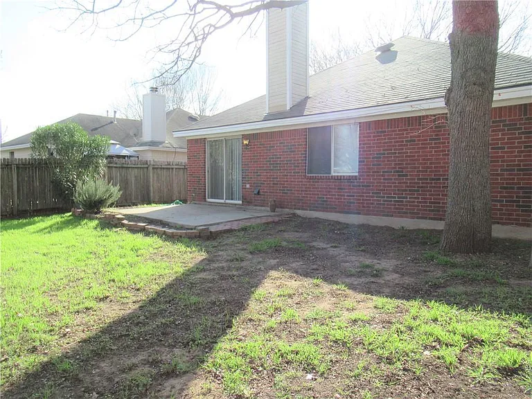 4723 Castleman Dr — Photo 24
