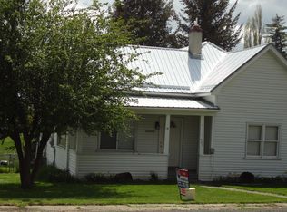 709 W Chestnut St, Genesee, ID 83832