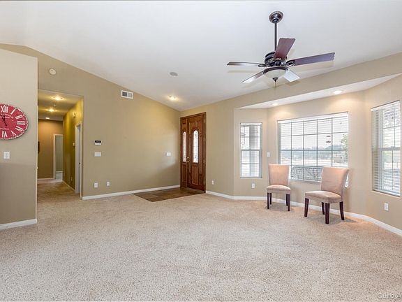 B Living Room 02