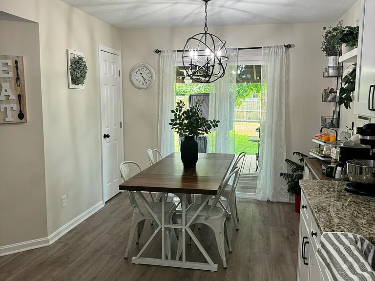 4110 Hickoryview Dr — Photo 3