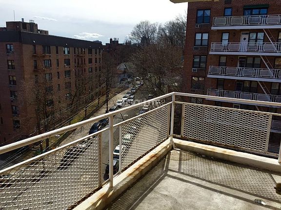 3rd image of 255 Fieldston Ter APT 6L
