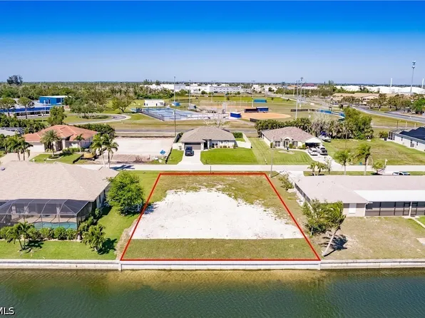 3429 SW 17th Place Cpe, Coral, FL 33914
