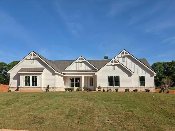 131 Maney Dr, Statham, GA 30666