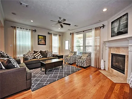 1006A Rochow St Photo 1