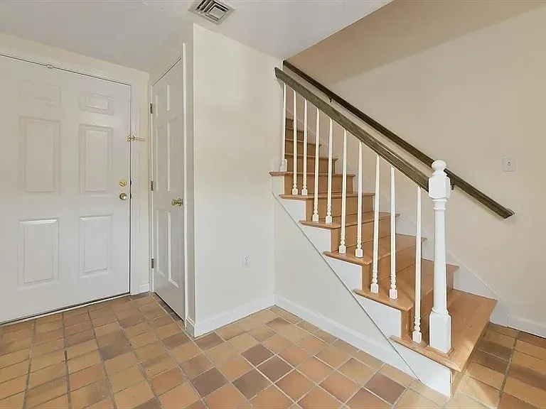 1045 Washington St #2 — Photo 14