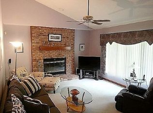 67 Daven Dr, Getzville, NY 14068