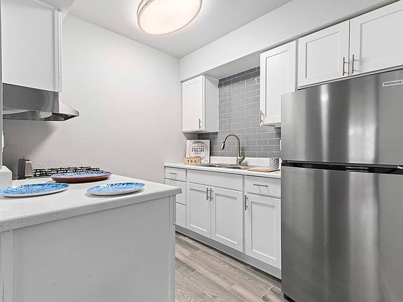 3rd image of 5555 E 14th St APT 515