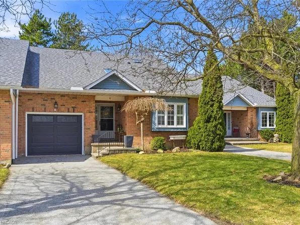 10 Elderwood Dr #8, Saint Catharines, ON L2S 3G4