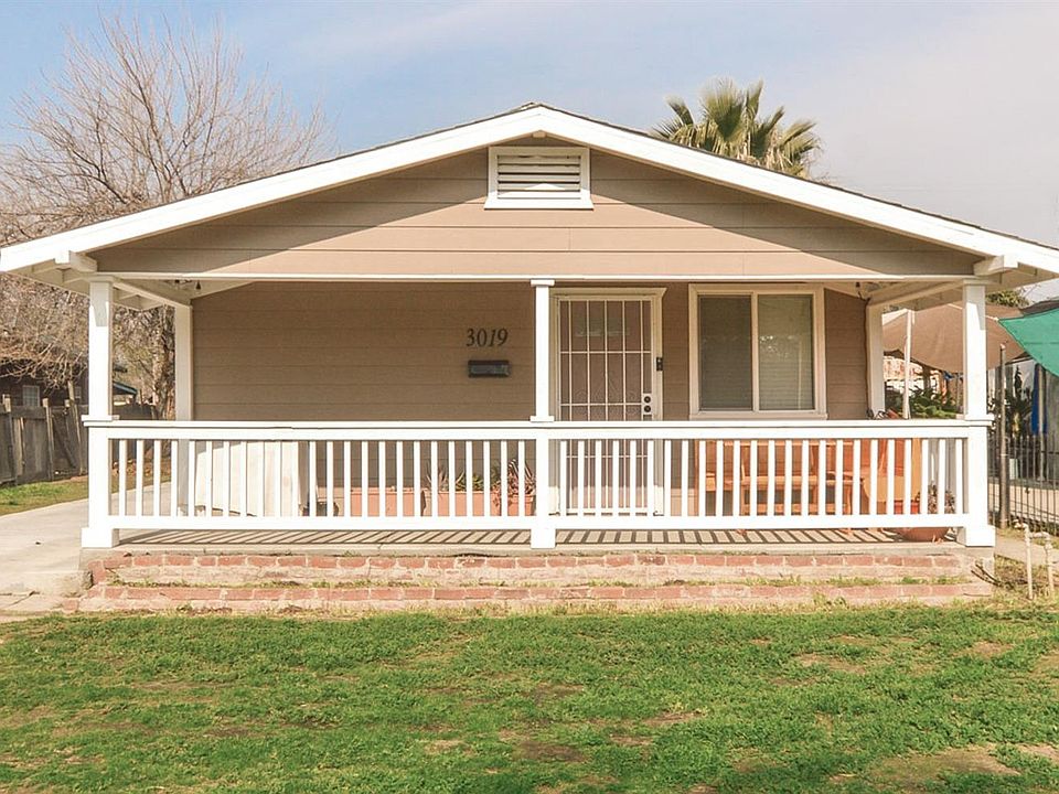 1st image of 3019 E Hedges Ave
