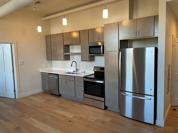 3rd image of 28 Petronelli Way #202