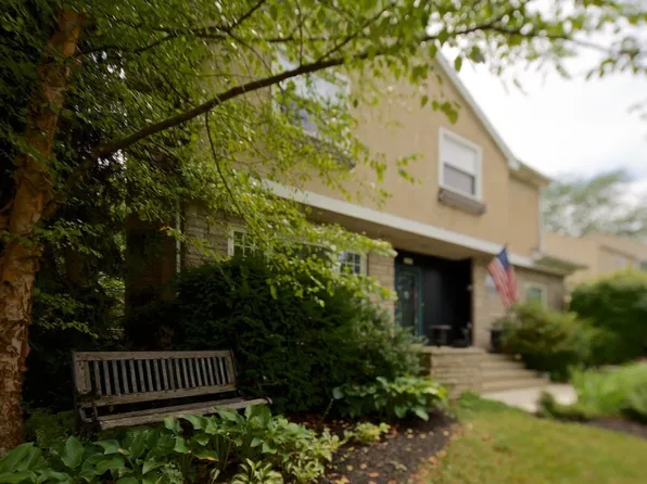 1593 Barrington Rd, Upper Arlington, OH 43221