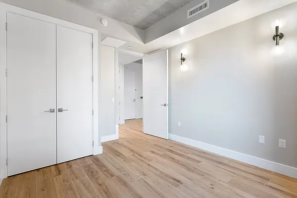 Rented by Safdie Realty Group | media 31