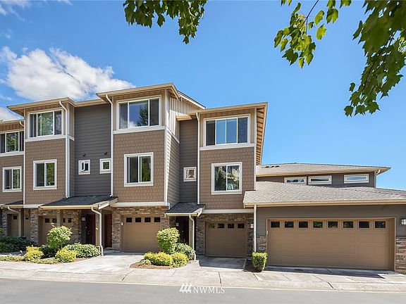 2nd image of 21283 SE 42nd Lane