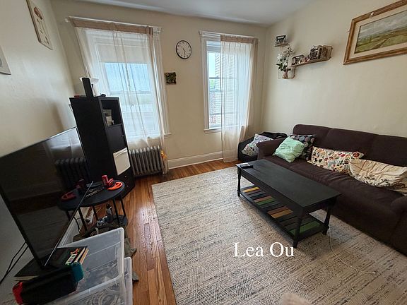 3rd image of 9 Egremont Rd #14