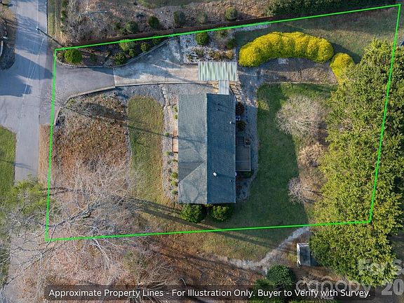 3rd image of 120 College Cir