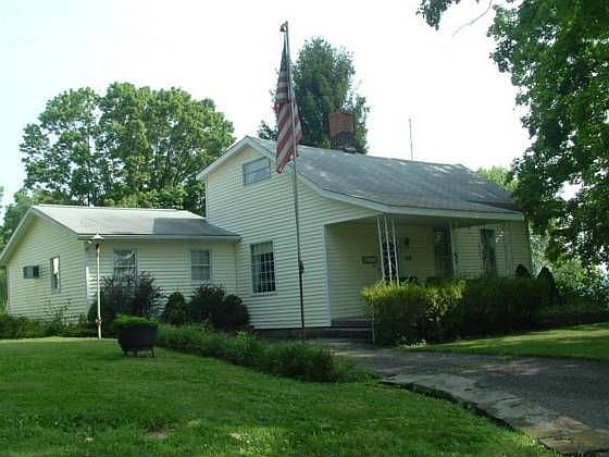 1st image of 113 E Barrister St