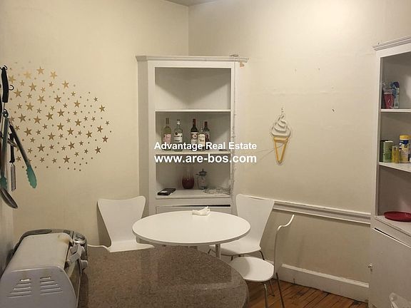 4th image of 67 Egmont St #5M
