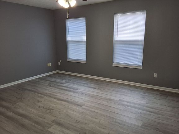 3rd image of 1113 Crown Pointe Dr APT B