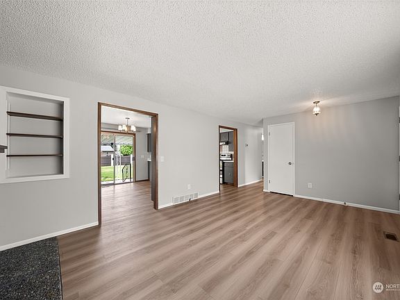 4th image of 12912 E Alki Ave
