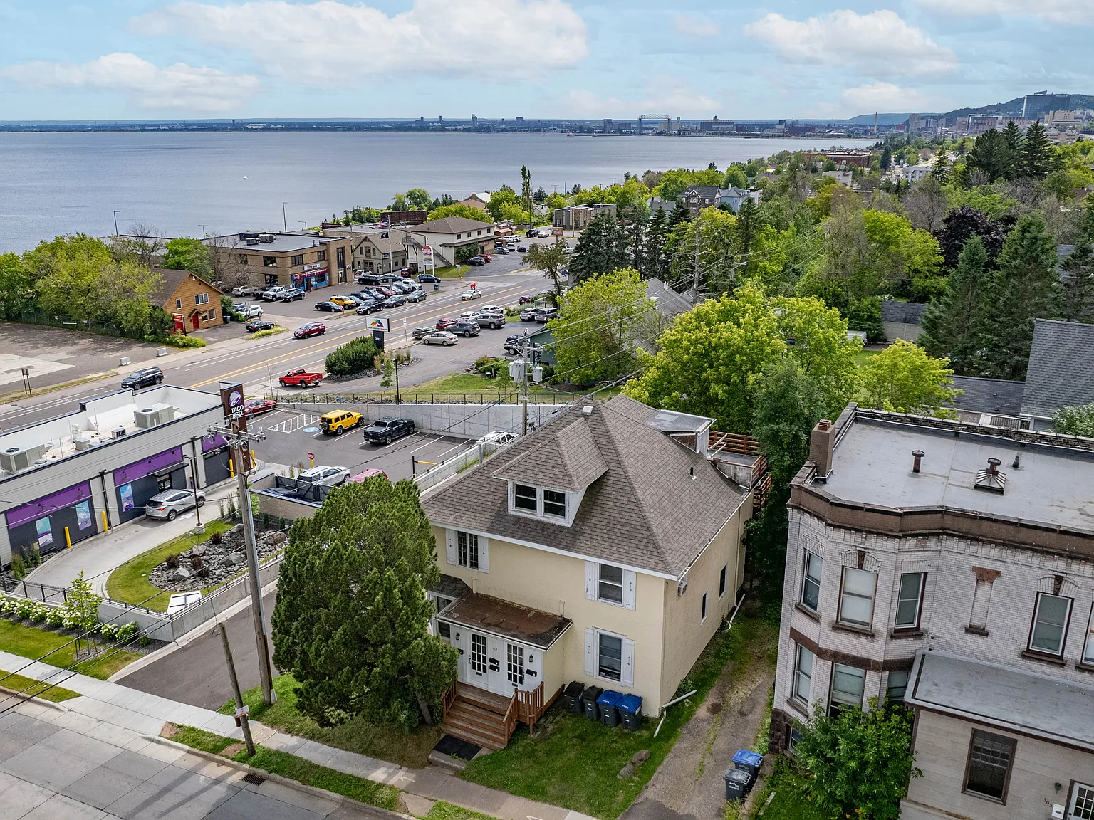 2 bed, 925 sqft, $1,550 — Photo 2