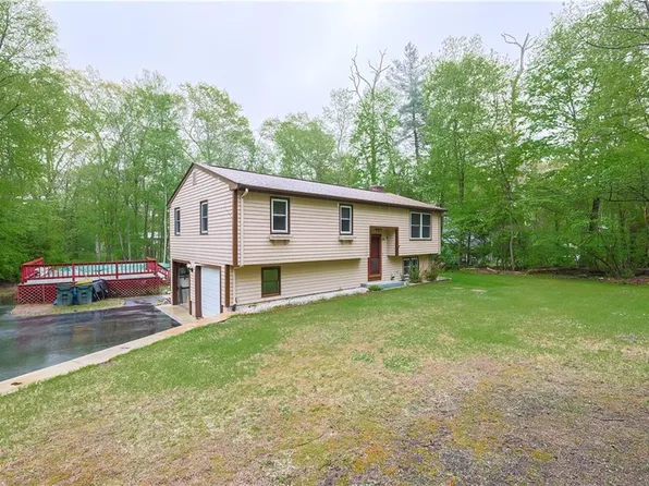 274 Court House Ln, Pascoag, RI 02859