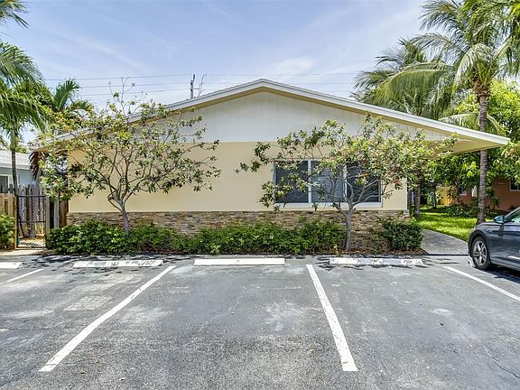 3rd image of 1452 Holly Heights Drive