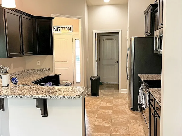 144 Parkside Dr — Photo 11