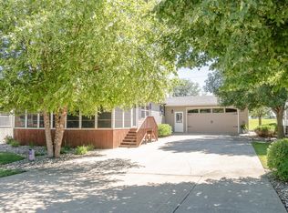 1310 Wood Duck Rd, Arnolds Park, IA 51331