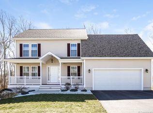 10 Ensign Dr, Groton, CT 06355