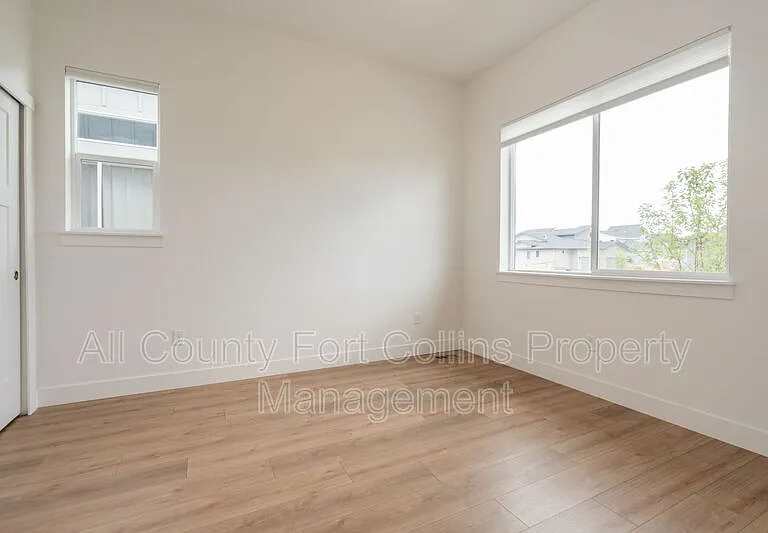5967 Rendezvous Pkwy — Photo 4