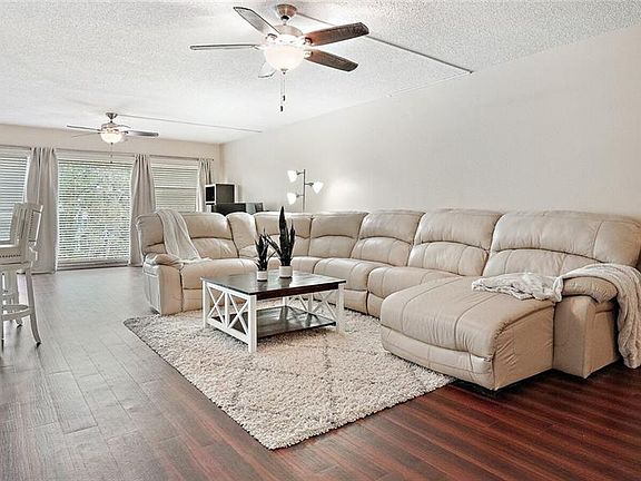 3rd image of 225 Country Club Dr APT D335