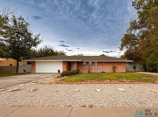 702 Sunrise Rd, Roswell, NM 88201