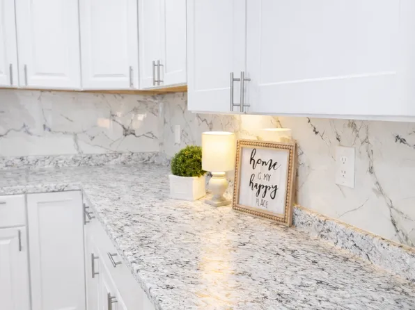 7247 Middlesex St, Dearborn, MI 48126