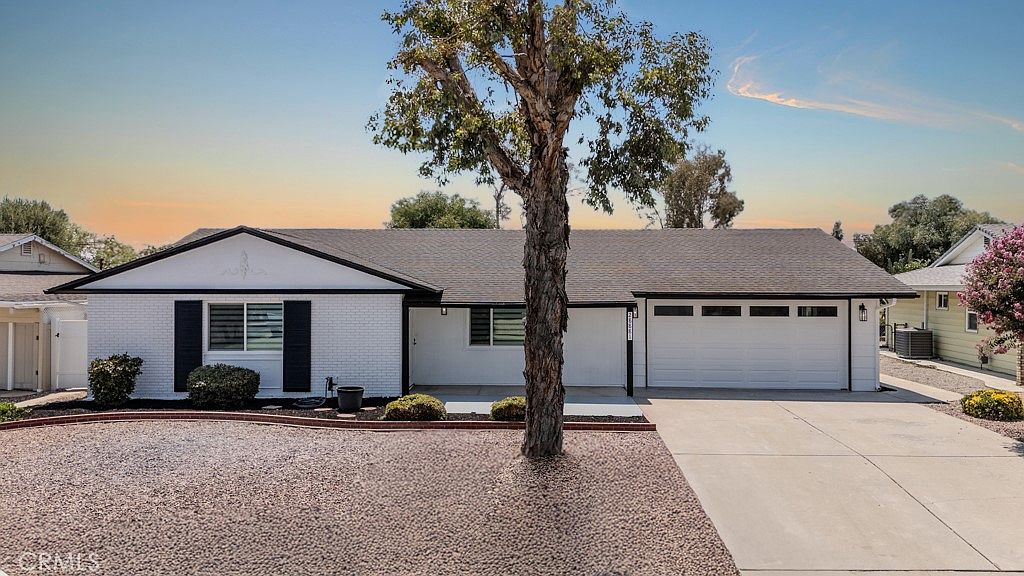 28881 W Worcester Rd