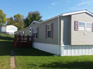 3940 Sunlight Rdg, Dubuque, IA 52001