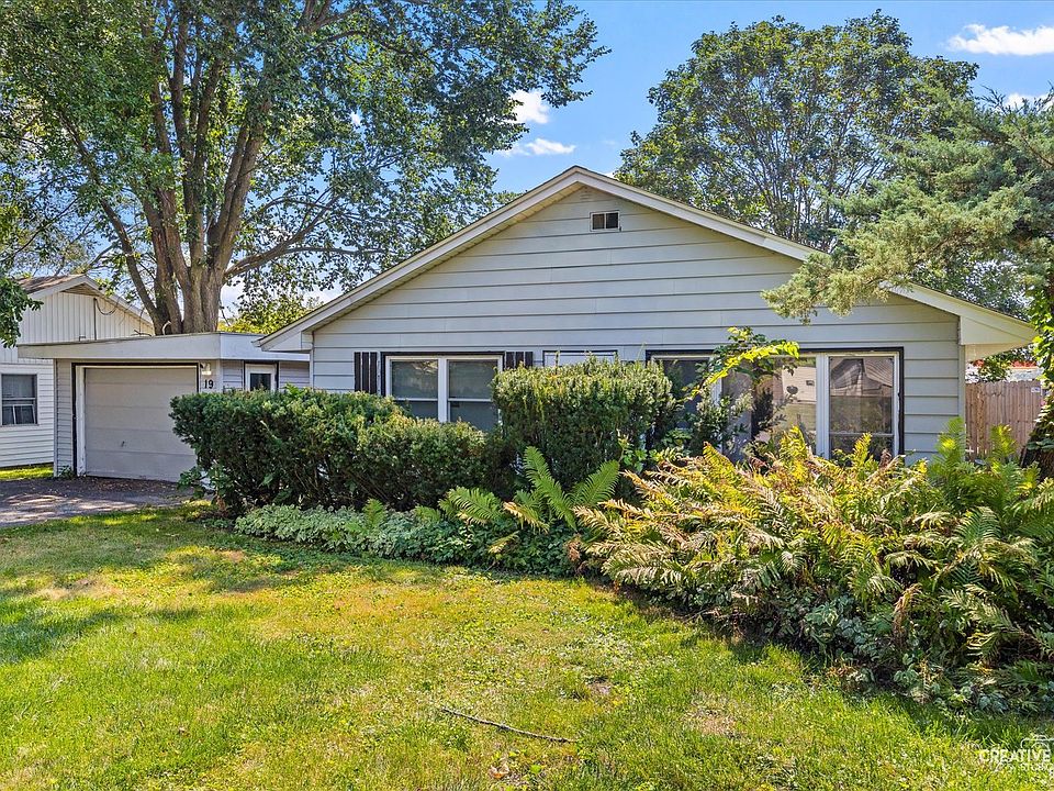 1st image of 19 Tilton Park Dr