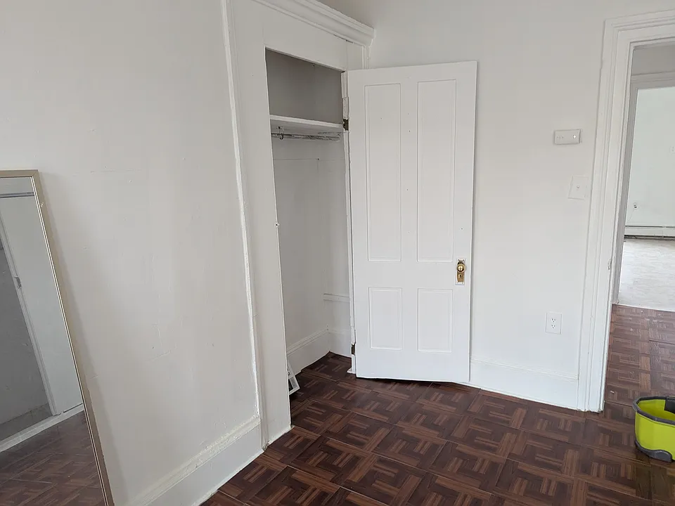 1143 Summit Ave #3
