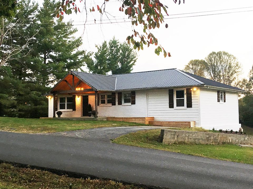 1st image of 367 Woodhaven Dr