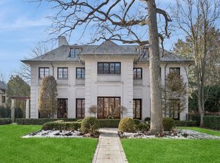 528 Roslyn Rd, Kenilworth, IL 60043