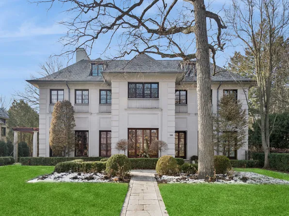 528 Roslyn Rd, Kenilworth, IL 60043