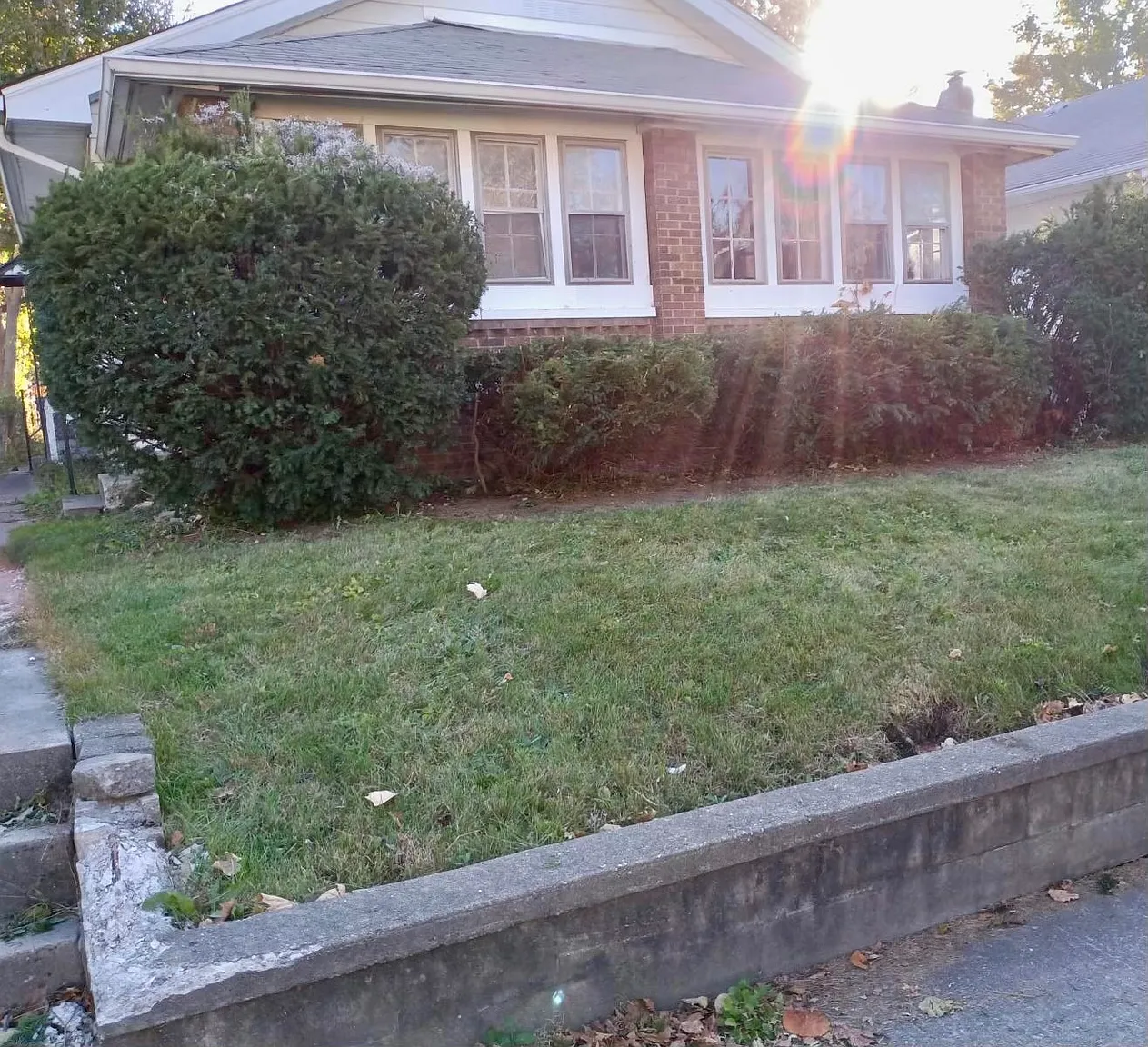 701 N Gladstone Ave photo 1
