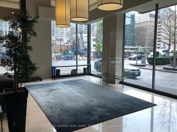 3rd image of 18 Yorkville Ave #2105
