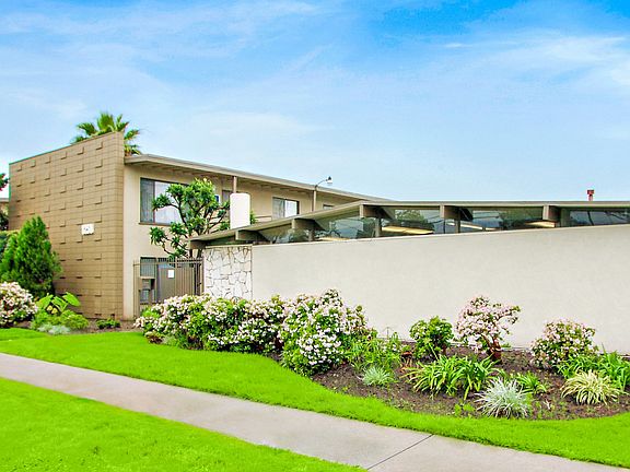 Glen haven exterior with lush landscaping