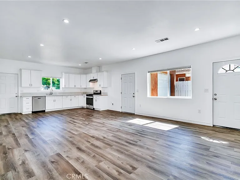 6734 Beryl St — Photo 4