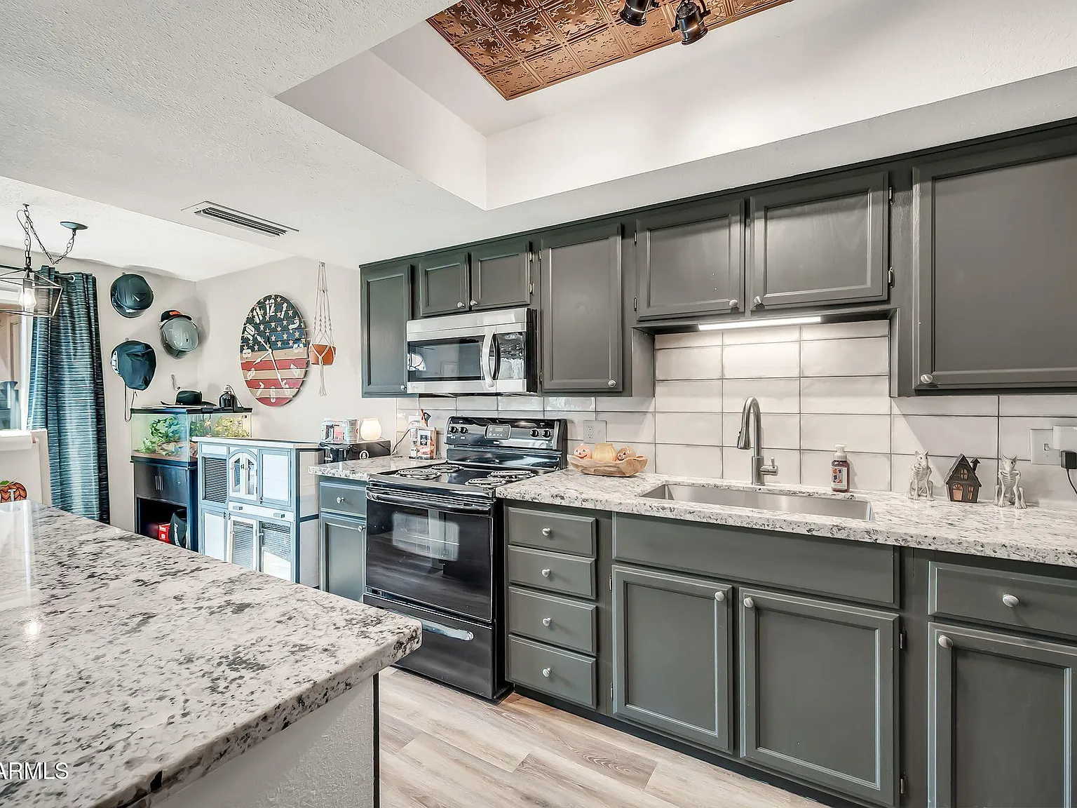 2 bed, 2.0 bath, 945 sqft, $2,100 — Photo 1