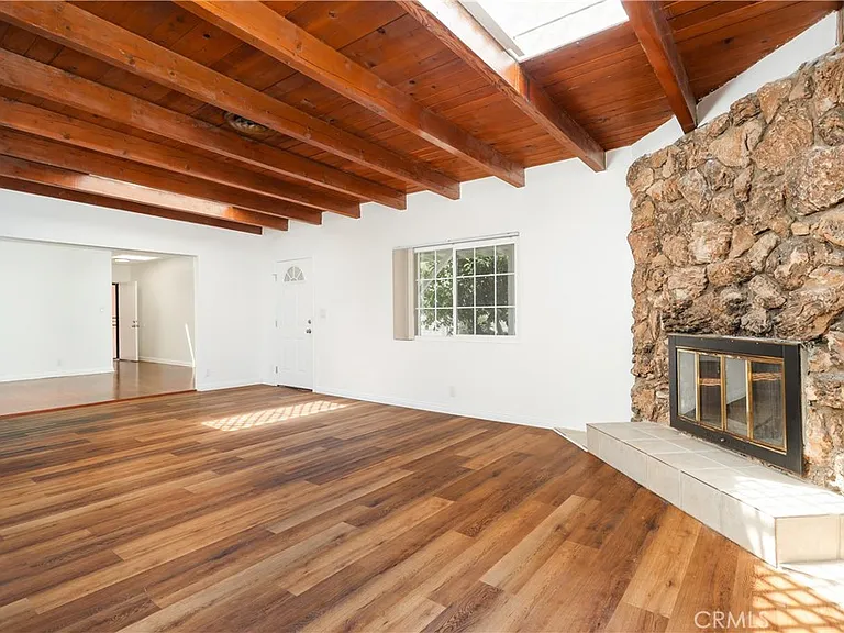 13951 Terra Bella St — Photo 8