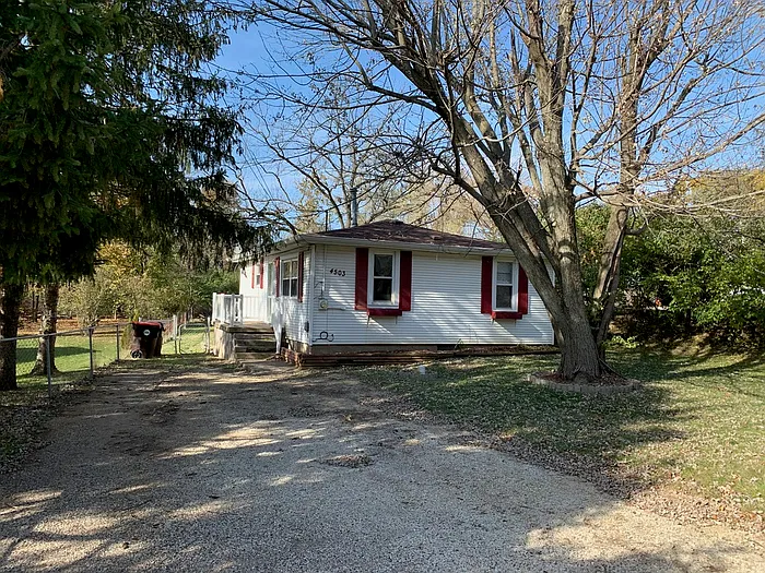 4503 NE Scenic Dr photo 1