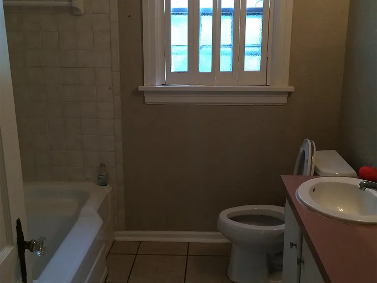 1202 S Travis St — Photo 10