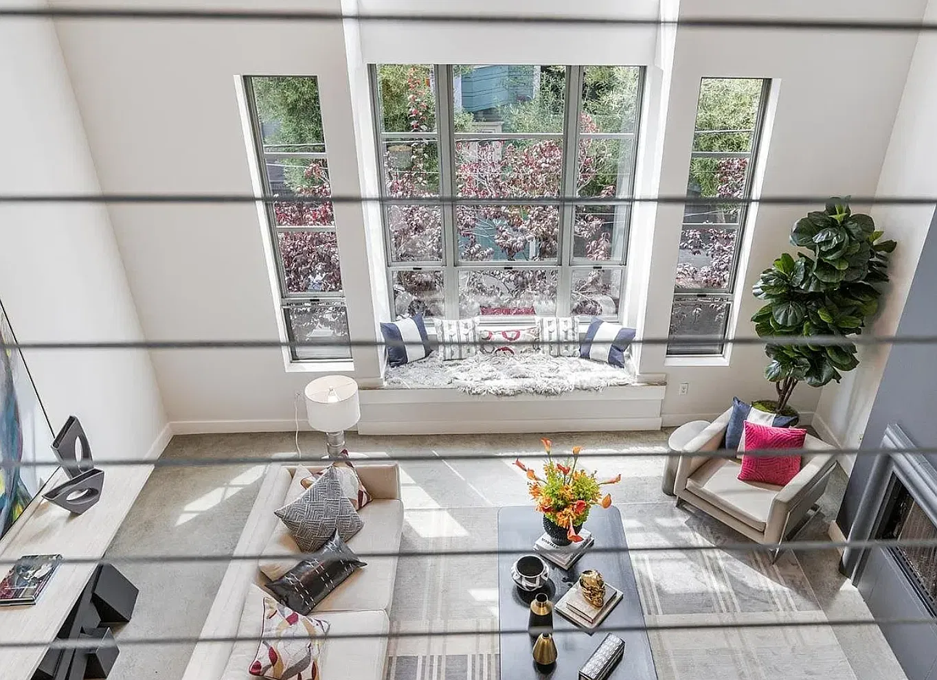 A rare blend of loft-style architecture & modern comfort! Includes Parking! — Photo 4